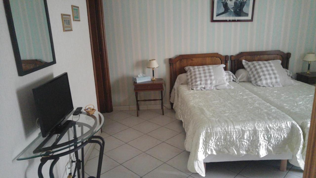 La Fontaine Des Arts Bed & Breakfast Mansle-les-Fontaines Bagian luar foto